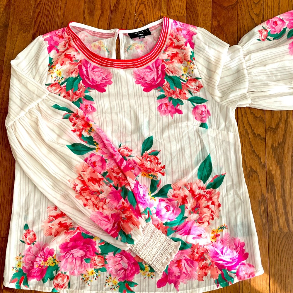 Vici, womens floral print blouse, never worn